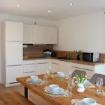 Appartement Grosses Mit Kueche, Dusche, Badewanne, Balkon, Parkplatz Vor Dem Haus, Ruhig Gelegen, Ada4 Kulmbach