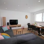 Appartement Grosses Mit Kueche, Dusche, Badewanne, Balkon, Parkplatz Vor Dem Haus, Ruhig Gelegen, Ada4 *