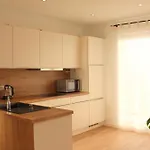 Grosses Mit Kueche, Dusche, Badewanne, Balkon, Parkplatz Vor Dem Haus, Ruhig Gelegen, Ada4 *