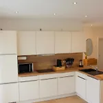 Grosses Mit Kueche, Dusche, Badewanne, Balkon, Parkplatz Vor Dem Haus, Ruhig Gelegen, Ada4 Appartement *