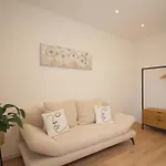 Grosses Mit Kueche, Dusche, Badewanne, Balkon, Parkplatz Vor Dem Haus, Ruhig Gelegen, Ada4 Appartement Kulmbach