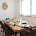 Grosses Mit Kueche, Dusche, Badewanne, Balkon, Parkplatz Vor Dem Haus, Ruhig Gelegen, Ada4 Kulmbach