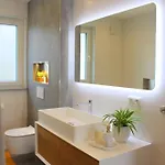 Grosses Mit Kueche, Dusche, Badewanne, Balkon, Parkplatz Vor Dem Haus, Ruhig Gelegen, Ada4 *