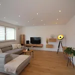 Grosses Mit Kueche, Dusche, Badewanne, Balkon, Parkplatz Vor Dem Haus, Ruhig Gelegen, Ada4 *