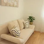 Grosses Mit Kueche, Dusche, Badewanne, Balkon, Parkplatz Vor Dem Haus, Ruhig Gelegen, Ada4 *