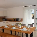 Grosses Mit Kueche, Dusche, Badewanne, Balkon, Parkplatz Vor Dem Haus, Ruhig Gelegen, Ada4 Appartement *