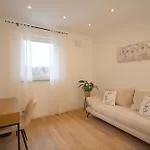 Grosses Mit Kueche, Dusche, Badewanne, Balkon, Parkplatz Vor Dem Haus, Ruhig Gelegen, Ada4 Kulmbach