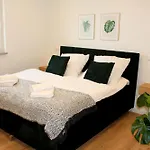 Appartement Grosses Mit Kueche, Dusche, Badewanne, Balkon, Parkplatz Vor Dem Haus, Ruhig Gelegen, Ada4