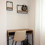 Grosses Mit Kueche, Dusche, Badewanne, Balkon, Parkplatz Vor Dem Haus, Ruhig Gelegen, Ada4 * Kulmbach