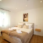 Grosses Mit Kueche, Dusche, Badewanne, Balkon, Parkplatz Vor Dem Haus, Ruhig Gelegen, Ada4 Appartement *