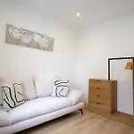 Grosses Mit Kueche, Dusche, Badewanne, Balkon, Parkplatz Vor Dem Haus, Ruhig Gelegen, Ada4 Appartement *