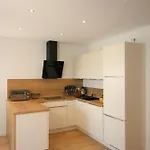 Grosses Mit Kueche, Dusche, Badewanne, Balkon, Parkplatz Vor Dem Haus, Ruhig Gelegen, Ada4 * Kulmbach