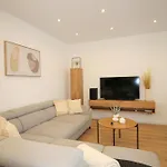 Grosses Mit Kueche, Dusche, Badewanne, Balkon, Parkplatz Vor Dem Haus, Ruhig Gelegen, Ada4 Appartement Kulmbach