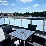 Grosses Mit Kueche, Dusche, Badewanne, Balkon, Parkplatz Vor Dem Haus, Ruhig Gelegen, Ada4 *