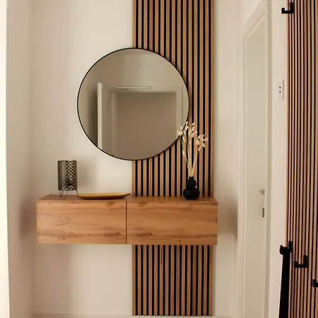 Grosses Mit Kueche, Dusche, Badewanne, Balkon, Parkplatz Vor Dem Haus, Ruhig Gelegen, Ada4 クルムバッハ