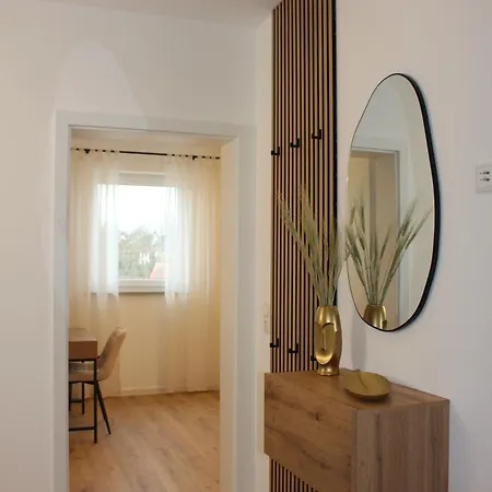 アパート Grosses Mit Kueche, Dusche, Badewanne, Balkon, Parkplatz Vor Dem Haus, Ruhig Gelegen, Ada4