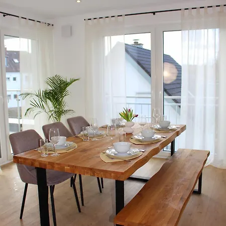 アパート Grosses Mit Kueche, Dusche, Badewanne, Balkon, Parkplatz Vor Dem Haus, Ruhig Gelegen, Ada4
