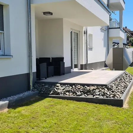 Grosses Mit Kueche, Dusche, Badewanne, Balkon, Parkplatz Vor Dem Haus, Ruhig Gelegen, Ada4 *