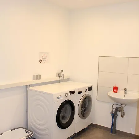 アパート Grosses Mit Kueche, Dusche, Badewanne, Balkon, Parkplatz Vor Dem Haus, Ruhig Gelegen, Ada4 クルムバッハ
