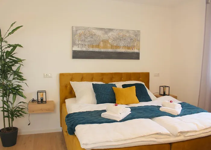 Daire Grosses Mit Kueche, Dusche, Badewanne, Balkon, Parkplatz Vor Dem Haus, Ruhig Gelegen, Ada4 Kulmbach