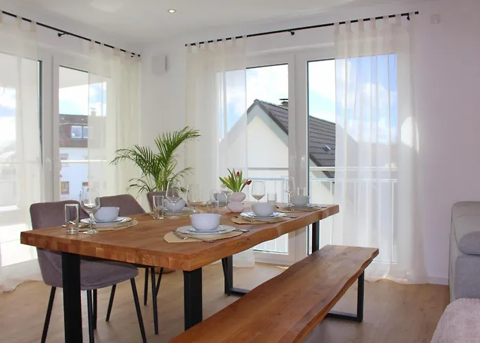 Grosses Mit Kueche, Dusche, Badewanne, Balkon, Parkplatz Vor Dem Haus, Ruhig Gelegen, Ada4
