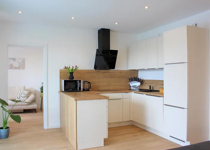 Daire Grosses Mit Kueche, Dusche, Badewanne, Balkon, Parkplatz Vor Dem Haus, Ruhig Gelegen, Ada4 *
