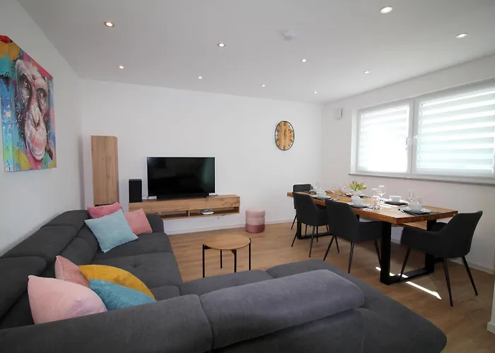 Daire Grosses Mit Kueche, Dusche, Badewanne, Balkon, Parkplatz Vor Dem Haus, Ruhig Gelegen, Ada4 *