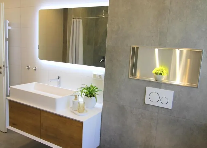 Daire Grosses Mit Kueche, Dusche, Badewanne, Balkon, Parkplatz Vor Dem Haus, Ruhig Gelegen, Ada4 *