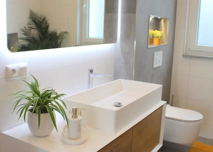 Daire Grosses Mit Kueche, Dusche, Badewanne, Balkon, Parkplatz Vor Dem Haus, Ruhig Gelegen, Ada4 *