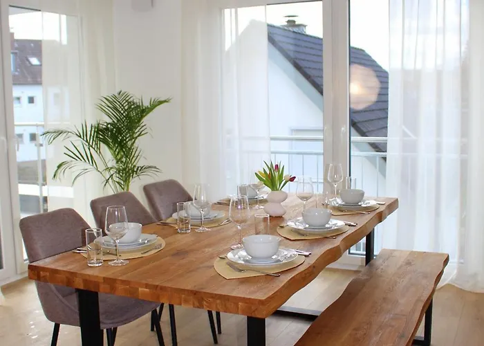 Daire Grosses Mit Kueche, Dusche, Badewanne, Balkon, Parkplatz Vor Dem Haus, Ruhig Gelegen, Ada4