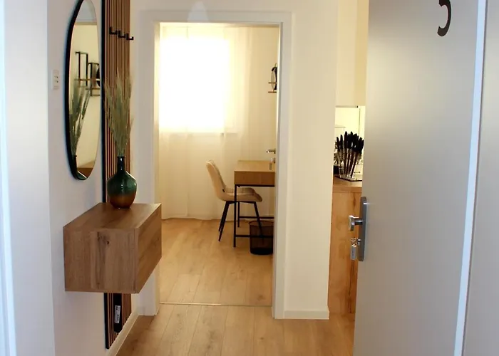 Grosses Mit Kueche, Dusche, Badewanne, Balkon, Parkplatz Vor Dem Haus, Ruhig Gelegen, Ada4 * Kulmbach