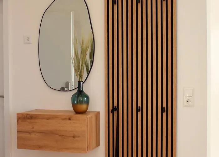 Grosses Mit Kueche, Dusche, Badewanne, Balkon, Parkplatz Vor Dem Haus, Ruhig Gelegen, Ada4 Daire *