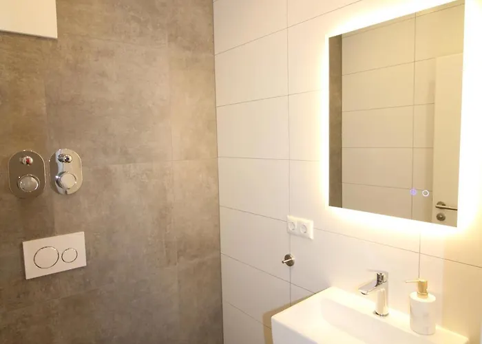 Grosses Mit Kueche, Dusche, Badewanne, Balkon, Parkplatz Vor Dem Haus, Ruhig Gelegen, Ada4 Kulmbach