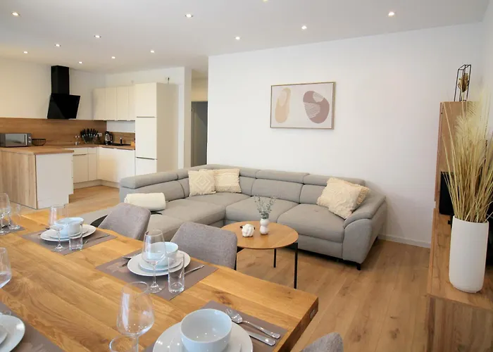 Daire Grosses Mit Kueche, Dusche, Badewanne, Balkon, Parkplatz Vor Dem Haus, Ruhig Gelegen, Ada4