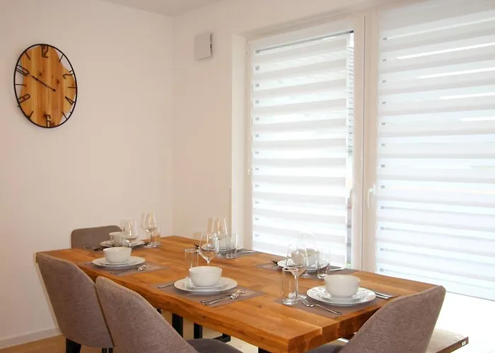 Grosses Mit Kueche, Dusche, Badewanne, Balkon, Parkplatz Vor Dem Haus, Ruhig Gelegen, Ada4 Kulmbach