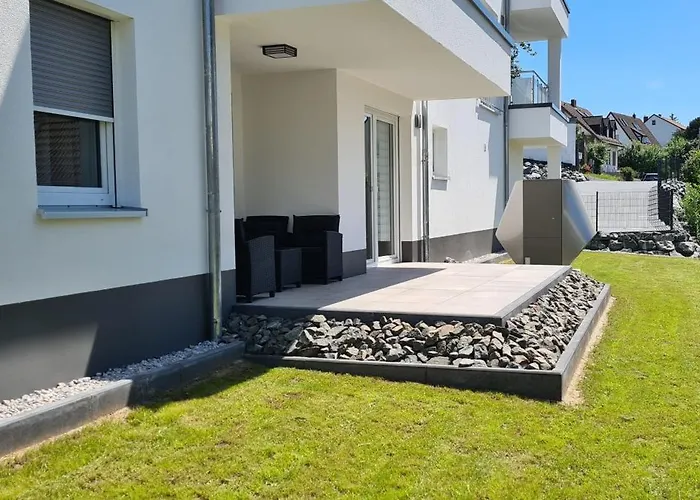 Grosses Mit Kueche, Dusche, Badewanne, Balkon, Parkplatz Vor Dem Haus, Ruhig Gelegen, Ada4 *
