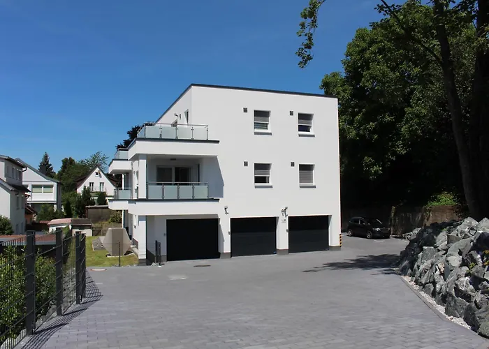 Grosses Mit Kueche, Dusche, Badewanne, Balkon, Parkplatz Vor Dem Haus, Ruhig Gelegen, Ada4 Daire Kulmbach