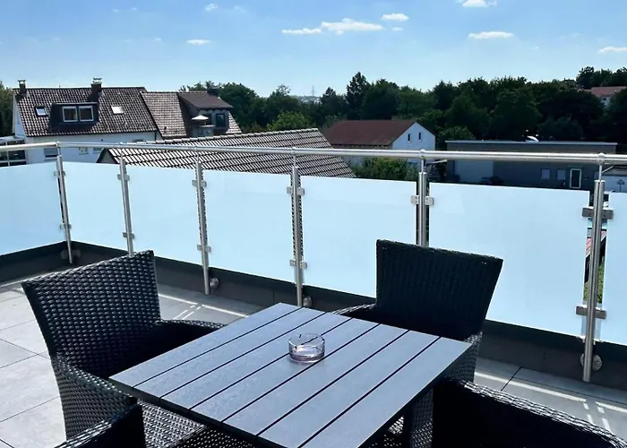 Grosses Mit Kueche, Dusche, Badewanne, Balkon, Parkplatz Vor Dem Haus, Ruhig Gelegen, Ada4 *