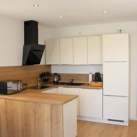 Ada4, Mit Kueche, Badewanne, Balkon, Terrasse, Parkplatz Am Haus, Ruhig Gelegen * קולמבאך
